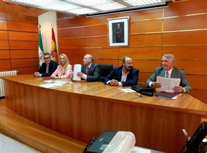 04 Miembros de La Junta Directiva con los Sres Delegados De Hacienda y De La A. Tributaria